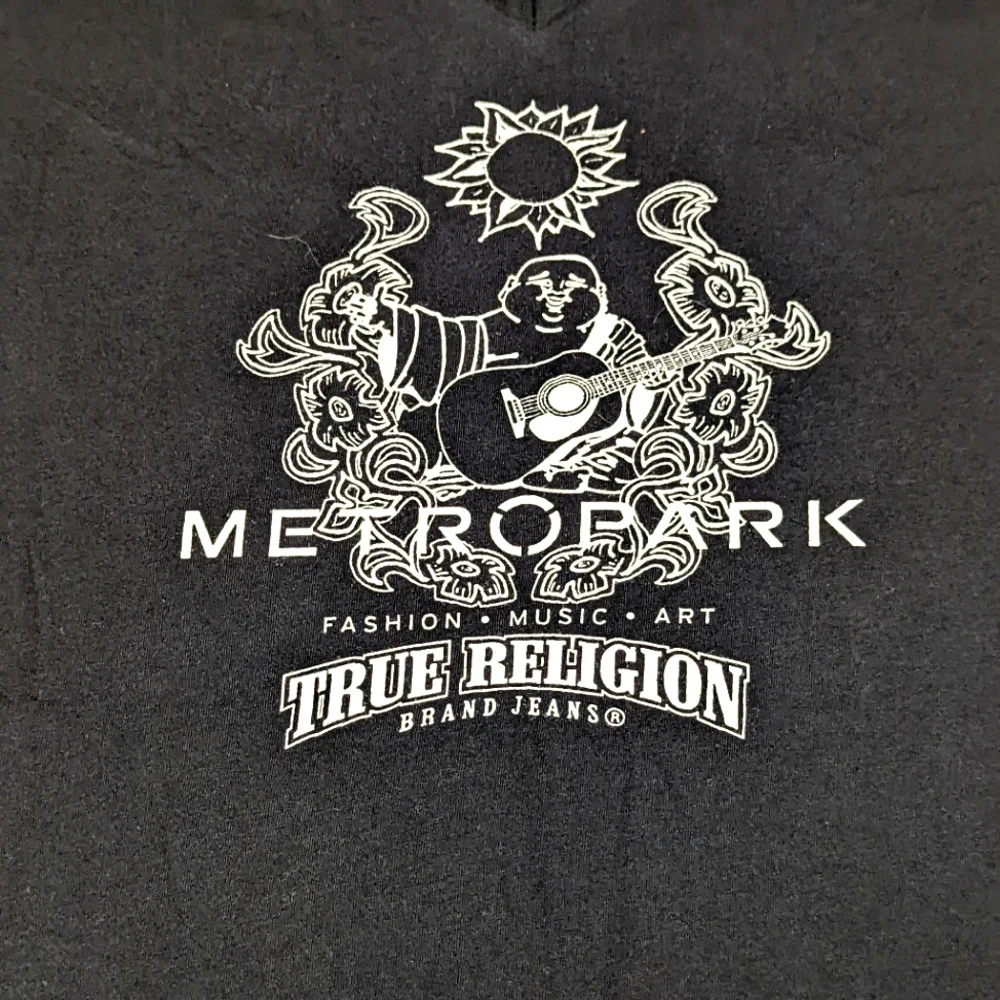 TRUE Religion Happy Buddha Fashion Music Art Metropark XL